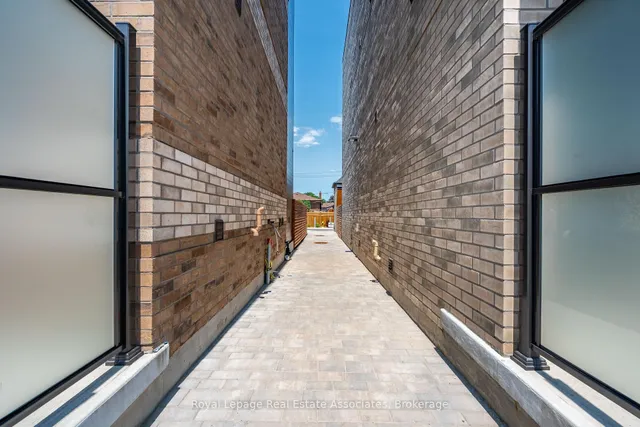 Additional image 46 of 120 Green Gardens Blvd