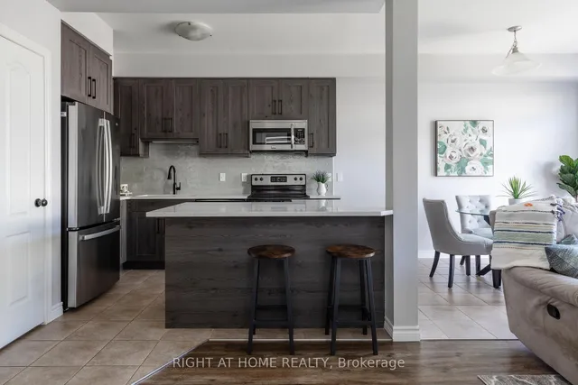 Additional image 26 of 56 Marina Point Cres