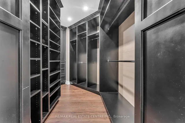 Additional image 23 of 11135 Menzies Crt