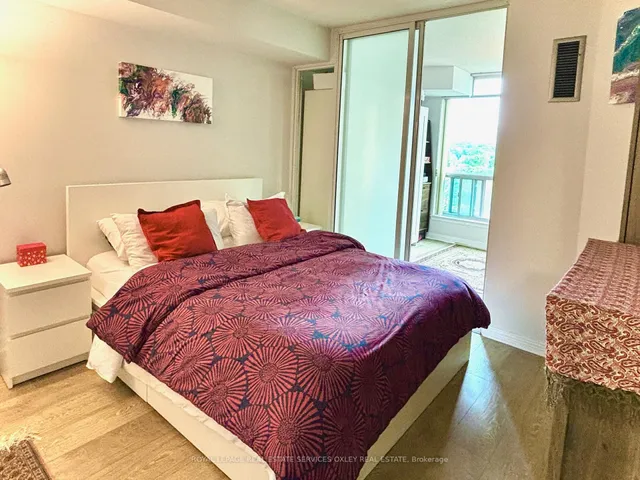 Additional image 12 of 942 Yonge St Unit 806