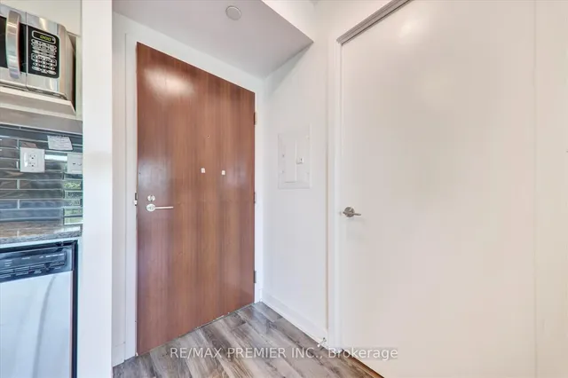 Additional image 11 of 160 Flemington Rd Unit 420