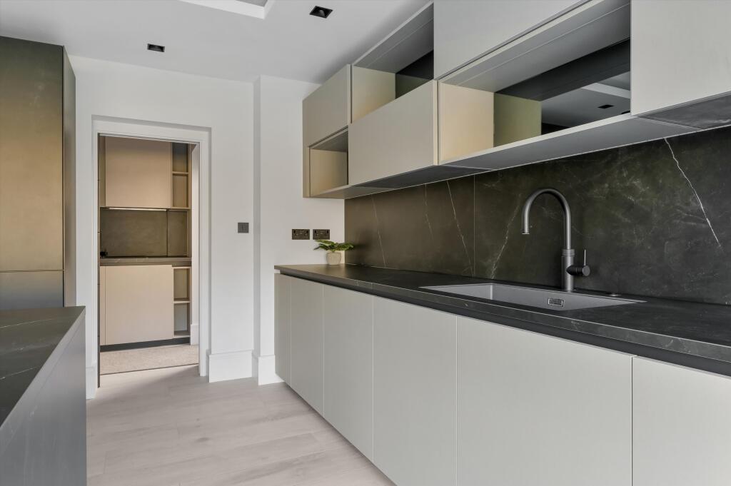 Additional image 27 of Brookmans Avenue, Brookmans Park, Hatfield, Hertfordshire, AL9