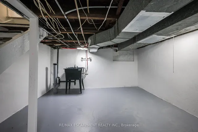 Additional image 19 of 102 Gibson Ave