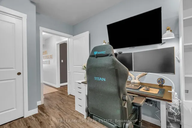 Additional image 23 of 160 Rochefort St Unit A19 (90)