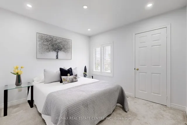 Additional image 32 of 5686 Whitehorn Ave