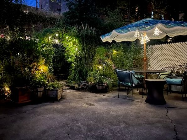 137 Bay Ridge Pkwy #1, Brooklyn, NY 11209
