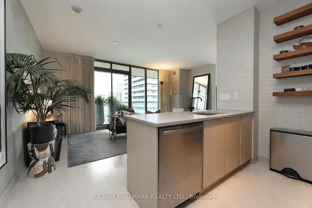 Additional image 8 of 33 Lombard St Unit 2406