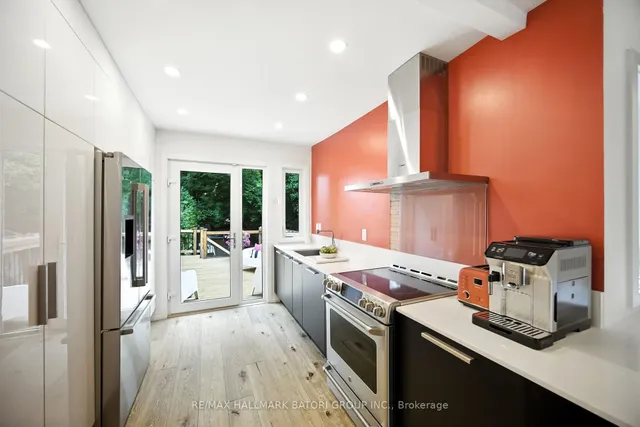 Additional image 11 of 276 Roselawn Ave