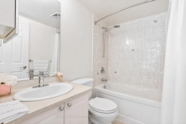 Additional image 23 of 35 Hollywood Ave Unit 211