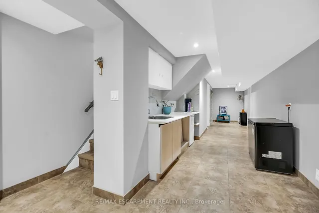 Additional image 27 of 70 Deschene Ave