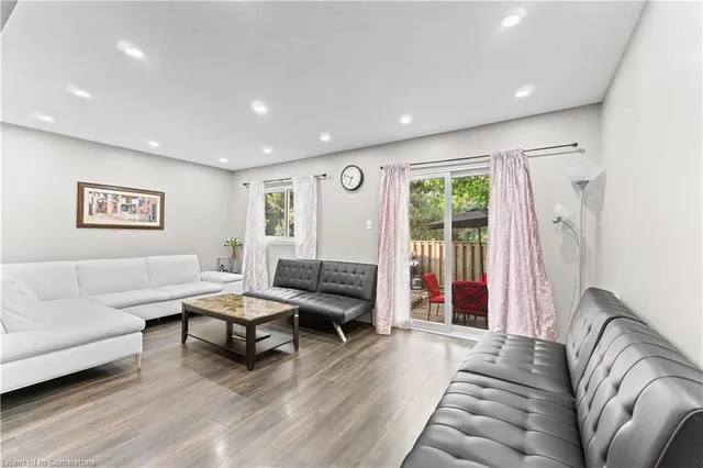 Additional image 27 of 900 Centralpark Dr Unit 115