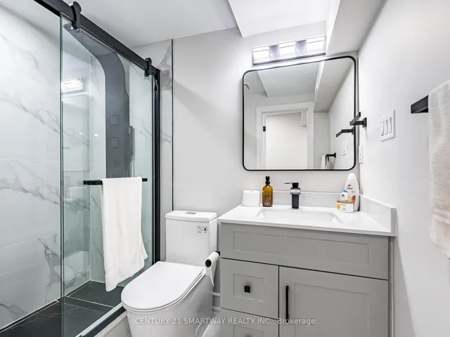 Additional image 43 of 38 Bottlebrush Dr