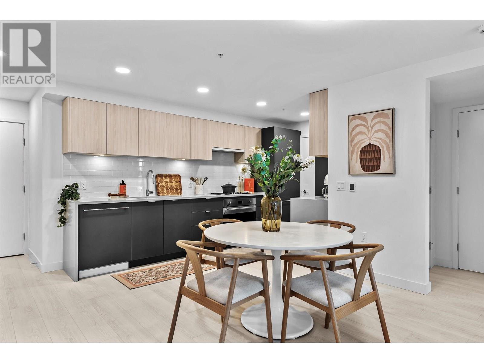 305 2419 GRANT STREET|Vancouver, British Columbia V0V0V0