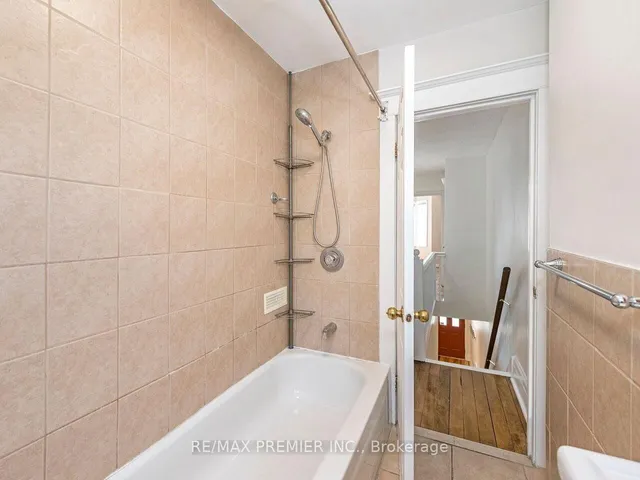 Additional image 23 of 884 Runnymede Rd