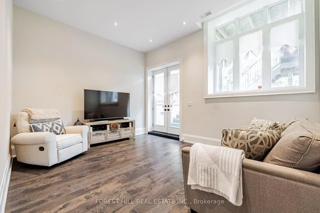 Additional image 20 of 117 Harlandale Ave