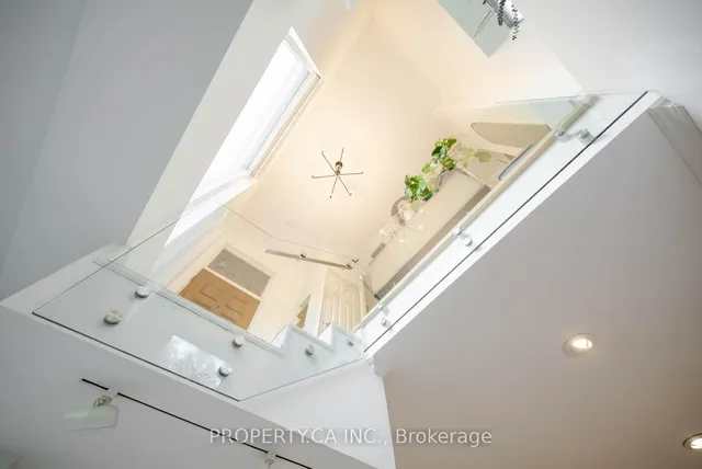 Additional image 20 of 300 Avenue Rd Unit 5