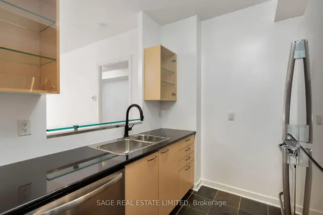 Additional image 18 of 438 Richmond St Unit 816