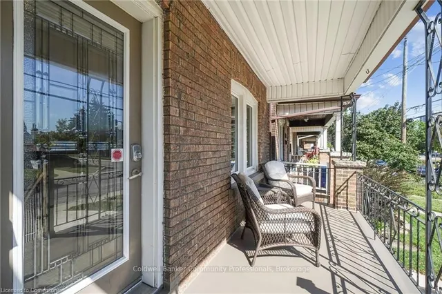 Additional image 3 of 439 Hughson St