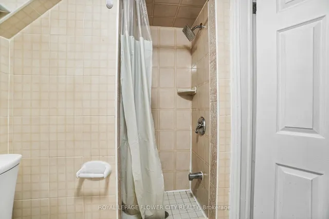 房产图片 48 - 167 SHOREHAM Dr