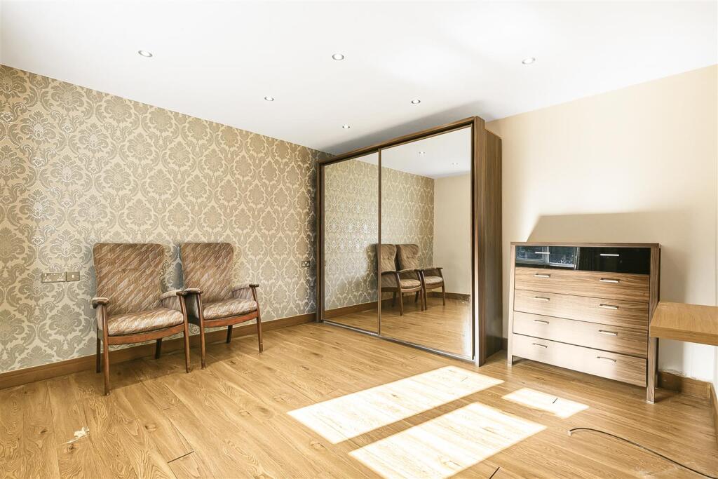Additional image 7 of Mymms Drive, Brookmans Park, Hatfield