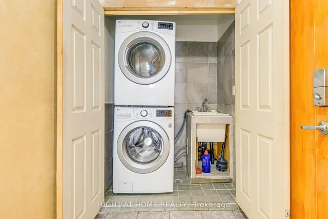 Additional image 20 of 27 Barker Ave