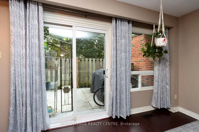 房产图片 15 - 444 Silverstone Dr 单元 11