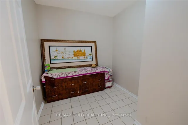 Additional image 32 of 21 Townley Cres