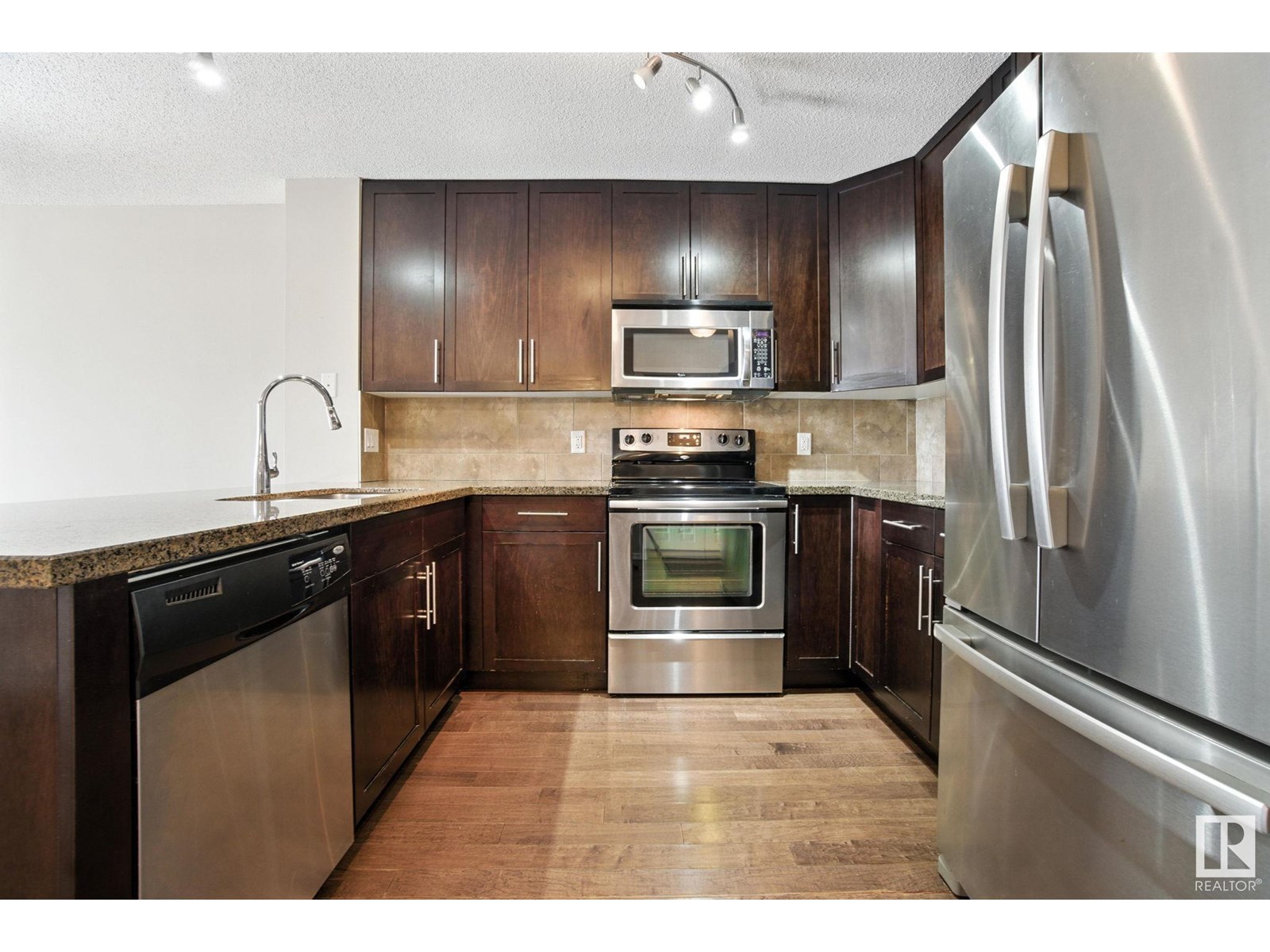 #311 2204 44 AV NW NW|Edmonton, Alberta T6T0G5