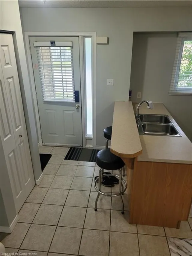 Additional image 7 of 211 Veronica Dr Unit 10
