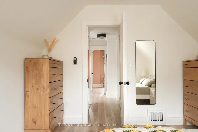 房产图片 38 - 505 Queensdale Ave