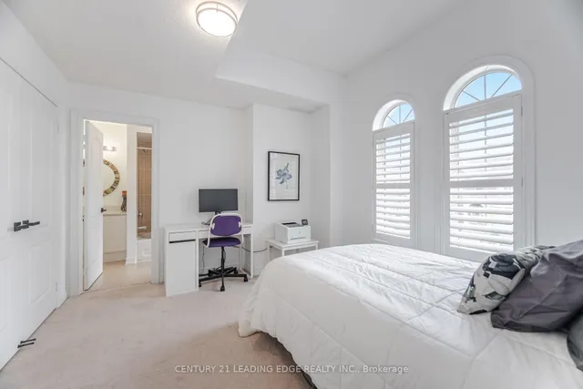 Additional image 20 of 34 Royal Links Circ