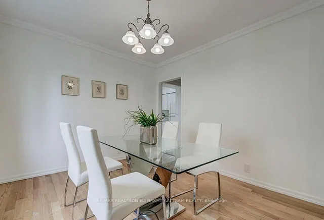 Additional image 31 of 29 Roseland Dr