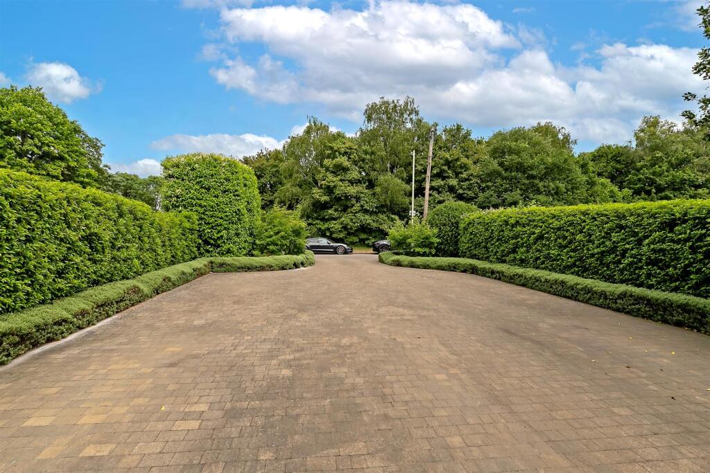 Additional image 45 of London Road, St. Albans