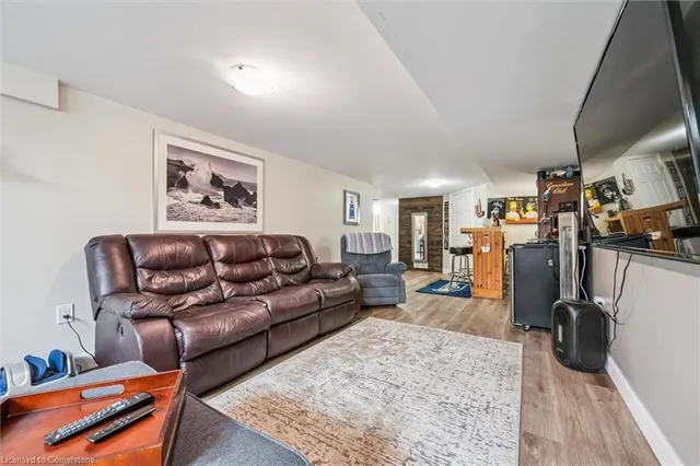 Additional image 30 of 143 Bruce St