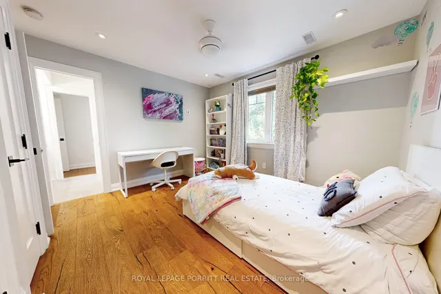 Additional image 28 of 10 Thirty First St