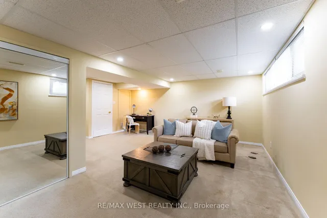 Additional image 29 of 31 Pixley Cres