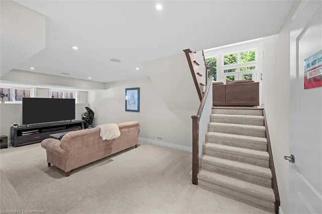 Additional image 28 of 373 Torrance St