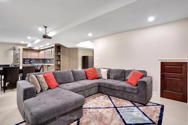 Additional image 39 of 258 Edgewater Cres Unit 8