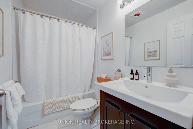 Additional image 8 of 11 Bonfield Ave