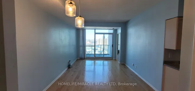 Additional image 10 of 219 Fort York Blvd Unit 2412