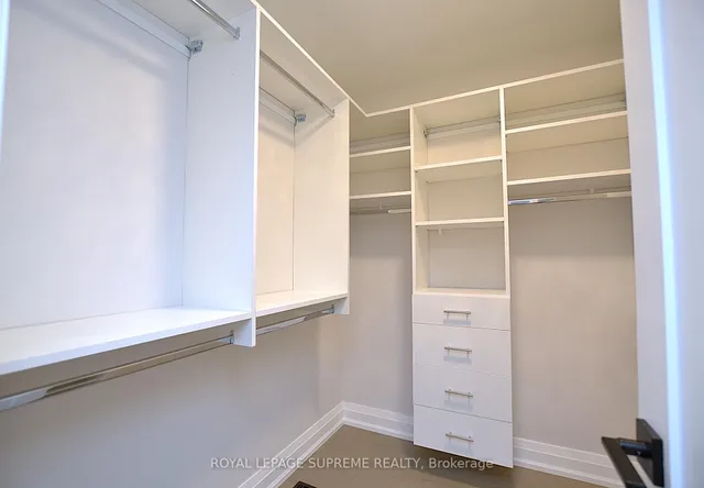 房产图片 16 - 514 Petawawa Cres