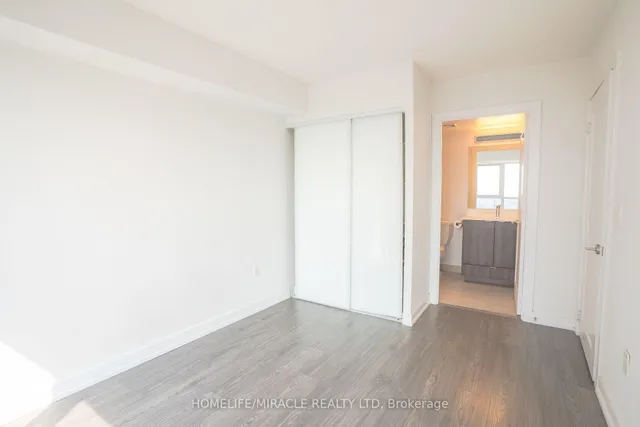 Additional image 11 of 225 Village Green Sq Unit 1708