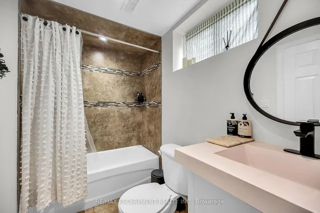 Additional image 37 of 70 Deschene Ave