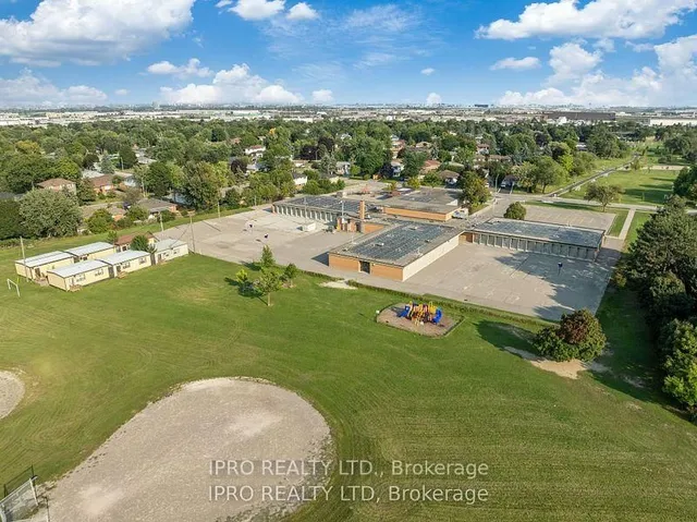 Additional image 32 of 58 Doncaster Dr