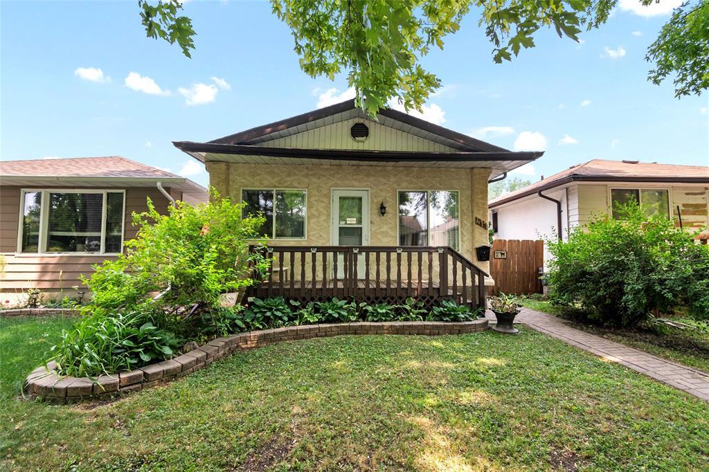 417 Ottawa Avenue|Winnipeg, Manitoba R2K1L1