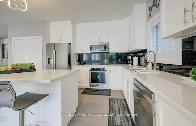 Additional image 9 of 43 Greyhawk St