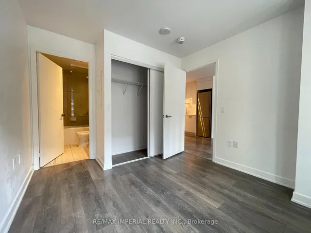 房产图片 9 - 195 Redpath Ave 单元 405