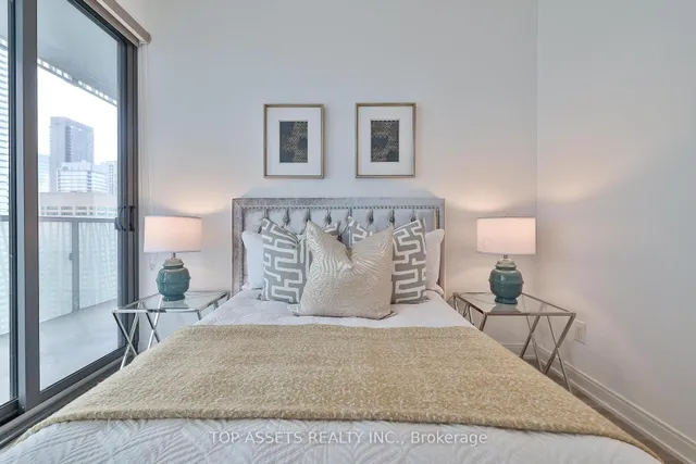 Additional image 26 of 50 Charles St Unit 3707