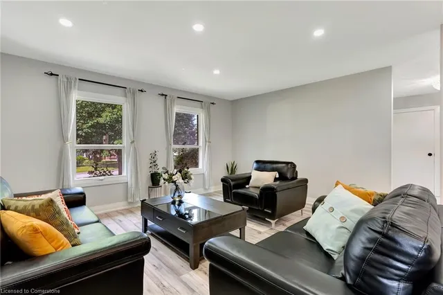 Additional image 8 of 101 Devonglen Dr