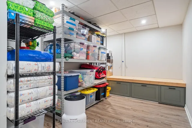 Additional image 35 of 1231 Blanshard Dr